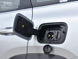 2026 Geely Galaxy M7 Long Voyager 225km Exploration Plus Edition PHEV SUV Left Steering New Cars New Energy Hybrid Vehicle — image 4
