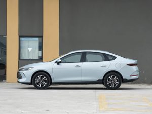 BYD 2026 Qin PLUS DM DM-i R16 Plug-in Hybrid 5-Seater Sedan New Energy Vehicle Cheap Price Qin Plus — image 4